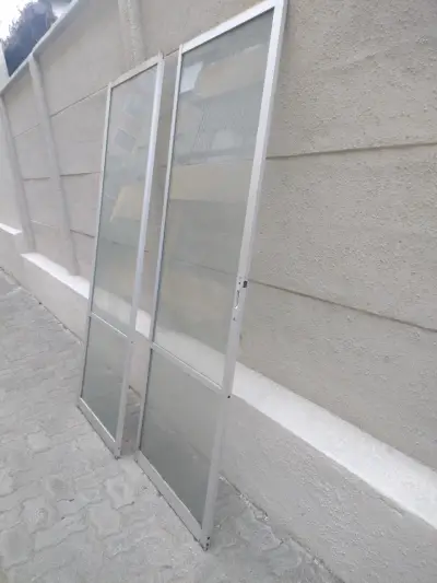 Puertas o ventanas de aluminio con vidrio - miniatura 3