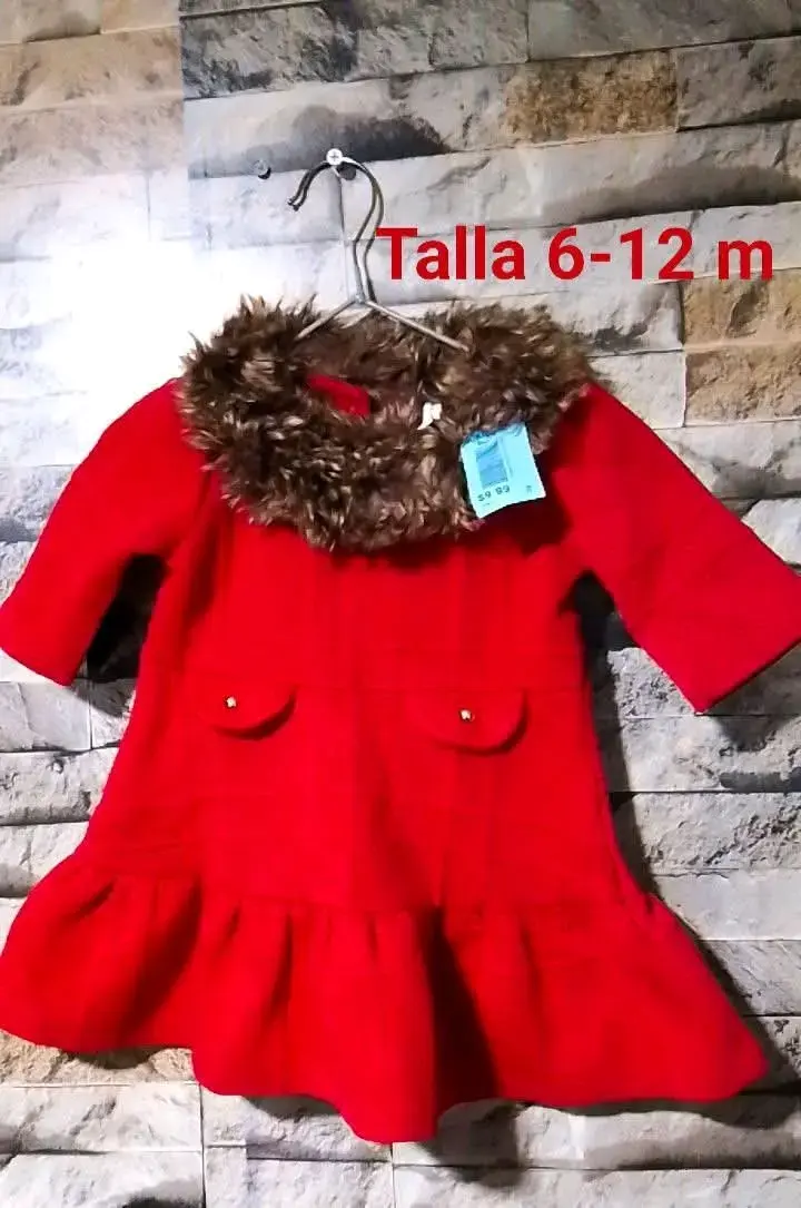 Vestido rojo con cuello de piel
