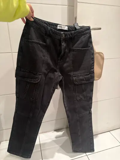 Pantalones cargo negros mujer ZARA - miniatura 2