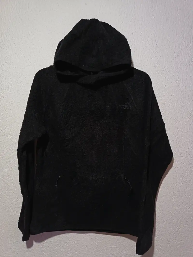 Polar negro con capucha - 1