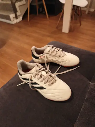 Botines de fútbol blancos y negro - miniatura 4