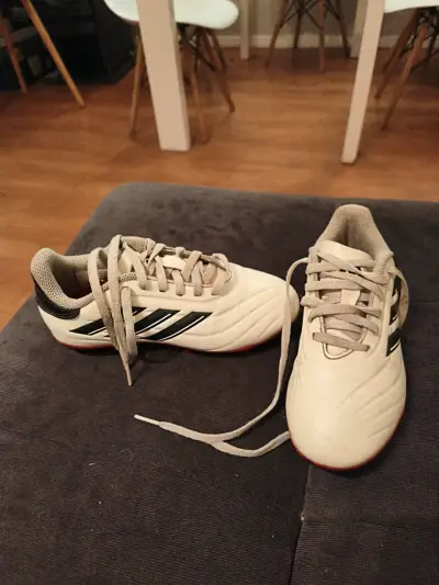 Botines de fútbol blancos y negro - miniatura 6