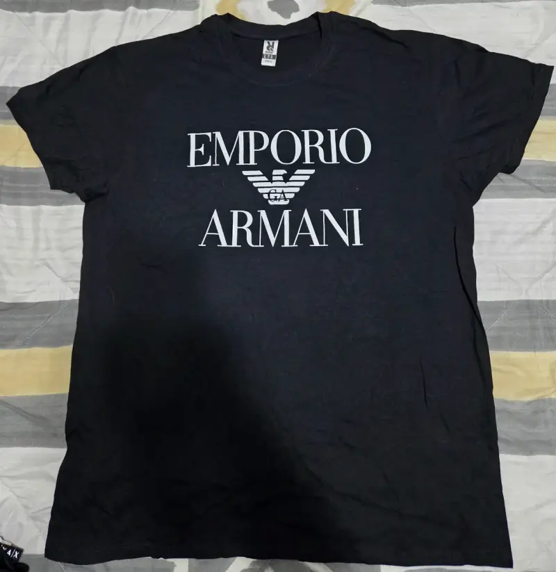 Polera negra