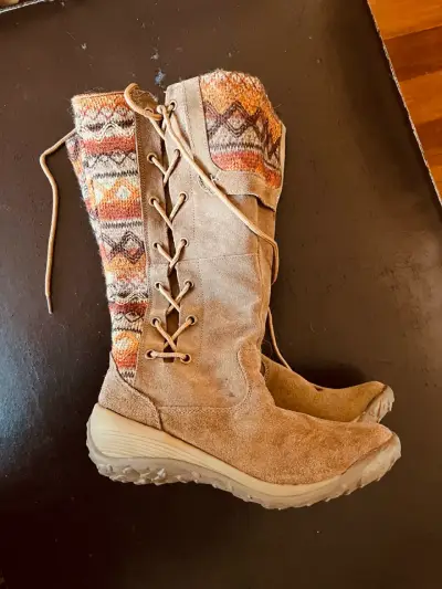 Botas marrones con diseño étnico - miniatura 5
