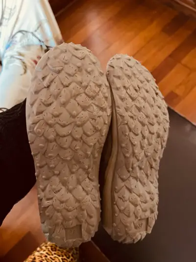 Botas marrones con diseño étnico - miniatura 6