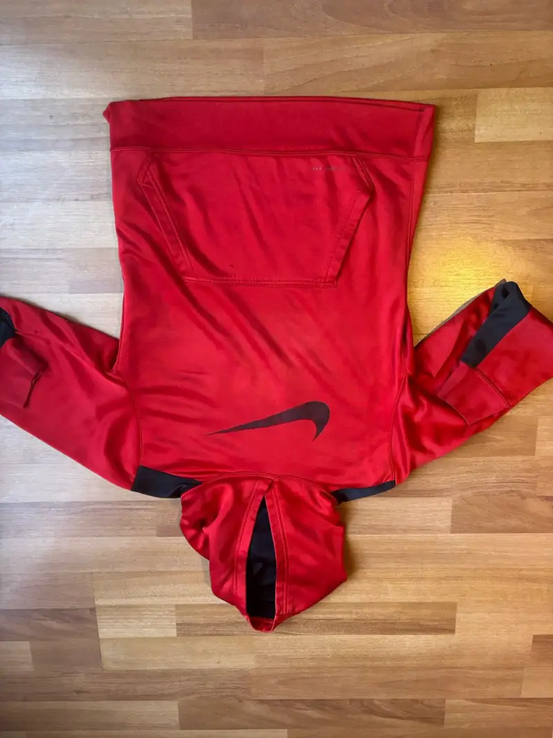 Polerón rojo nike con capucha - 2