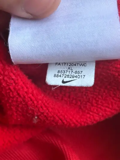 Polerón rojo nike con capucha - miniatura 4