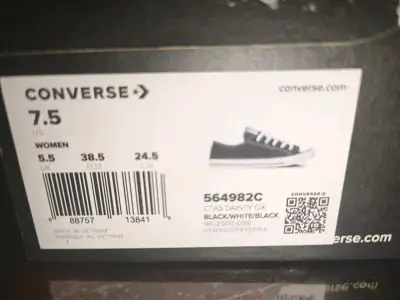 Zapatillas Converse negras talla 7.5 - miniatura 1