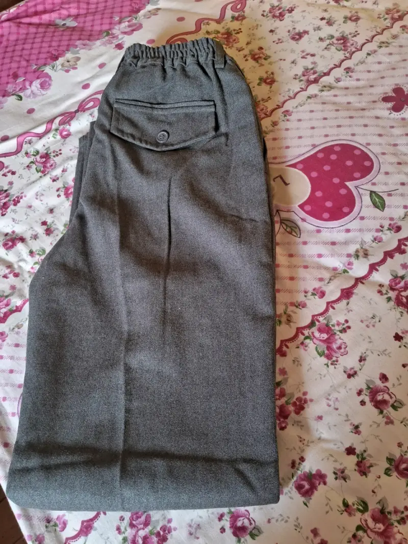 Pantalón de colegio