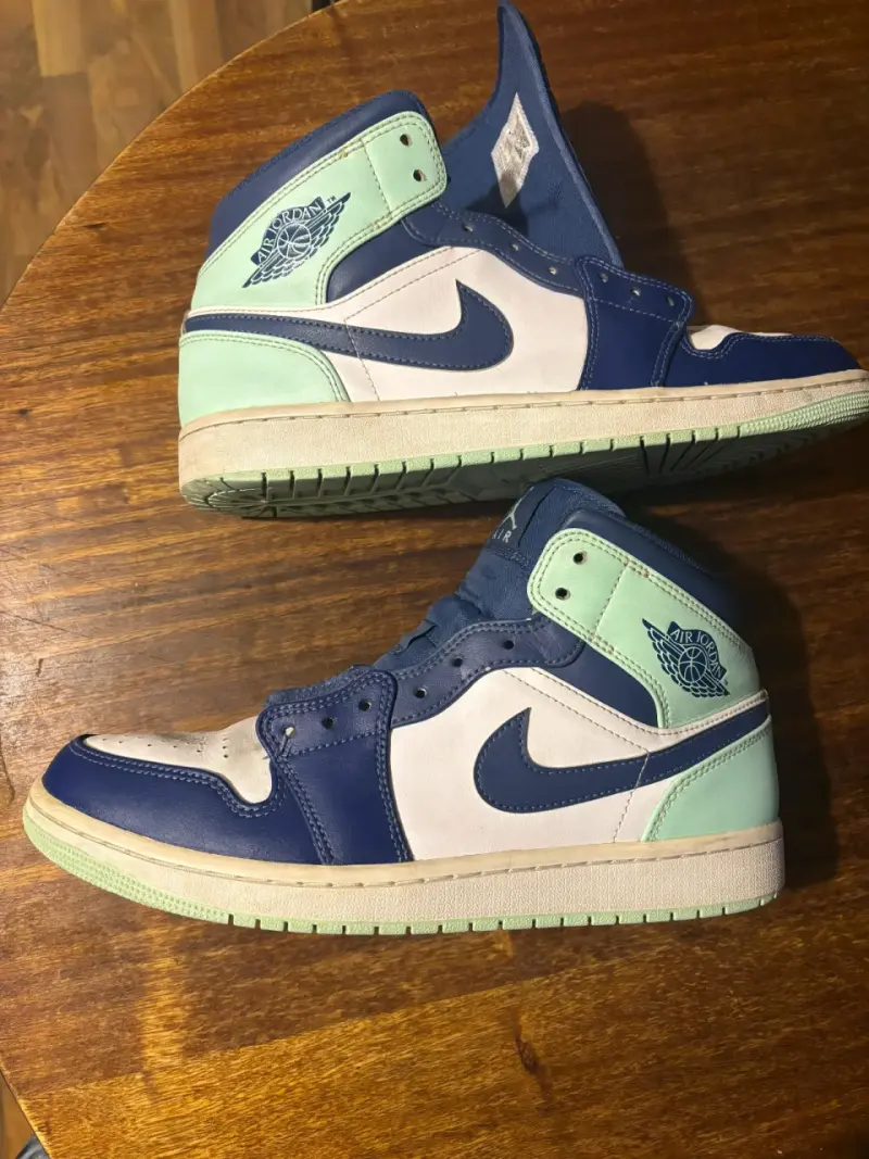 Zapatillas Jordan azul y verde - 1