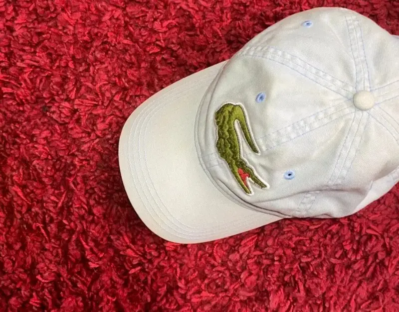 Gorro Blanco Lacoste con logo - 2