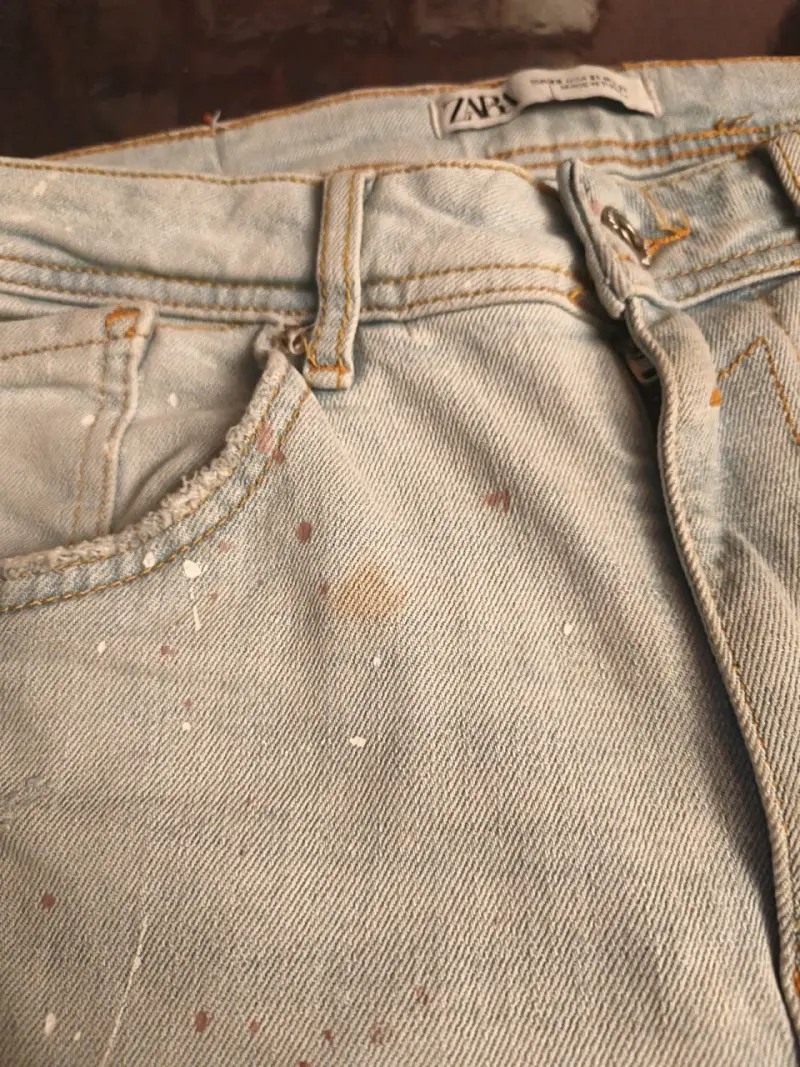 Jeans claros con diseño artístico - 4
