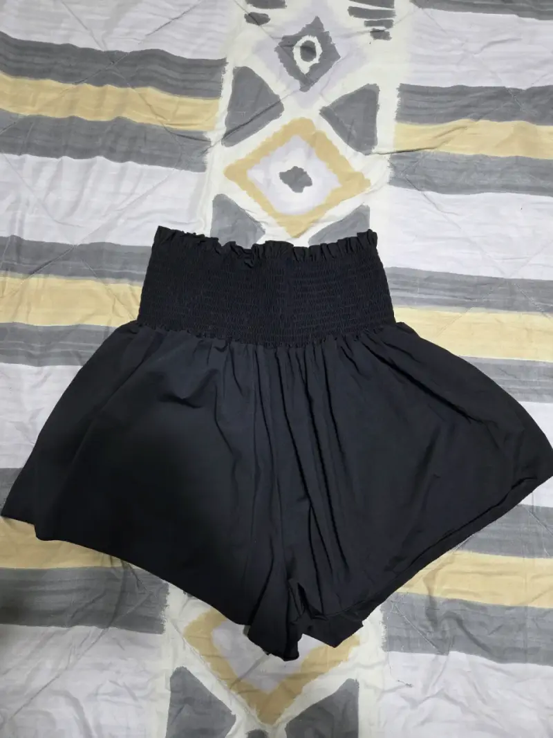 Shorts de cintura alta negra