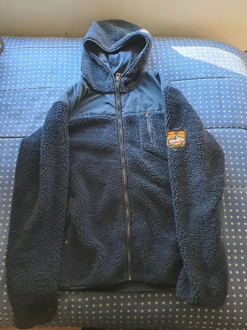 Chaqueta polar con capucha azul - 1