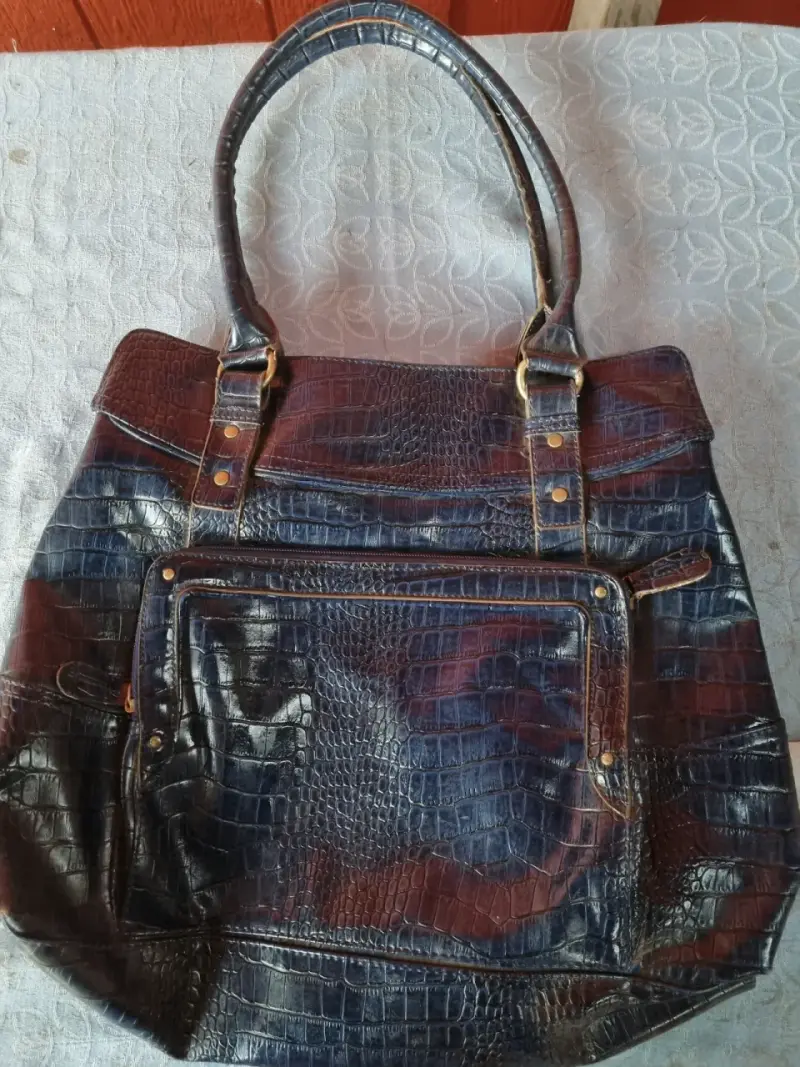 Cartera cuero estilo cocodrilo