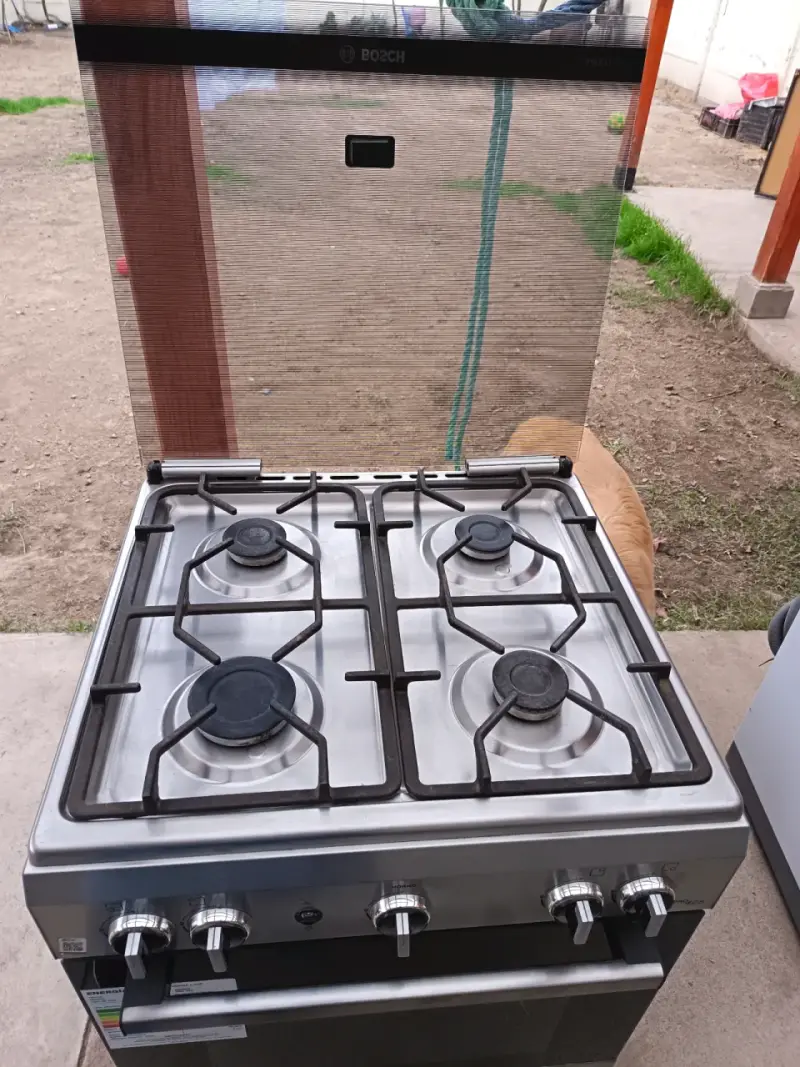 Cocina Bosch de 4 quemadores - 2