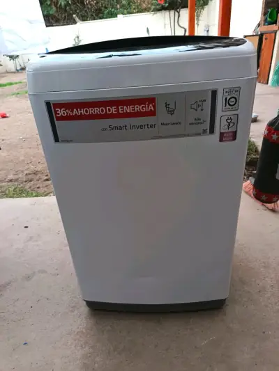 Lavadora LG de 9kg - miniatura 1
