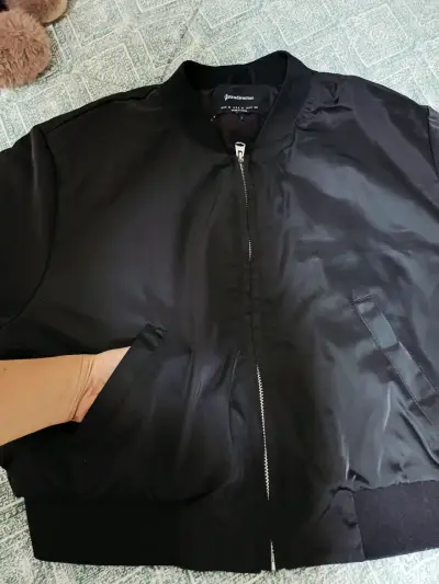Chaqueta bomber negra Stradivarius - miniatura 1
