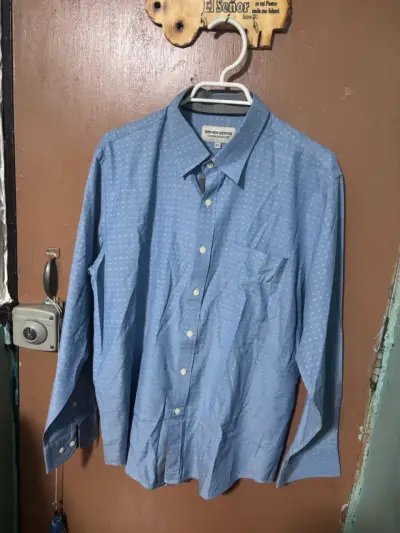 Camisa azul con diseño de puntos - miniatura 3