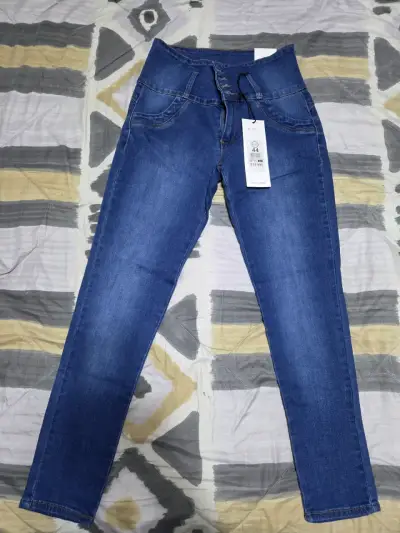 Jeans azules talle alto nuevos - miniatura 1