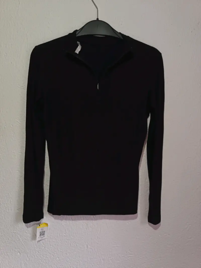 Polera negra manga larga - 1