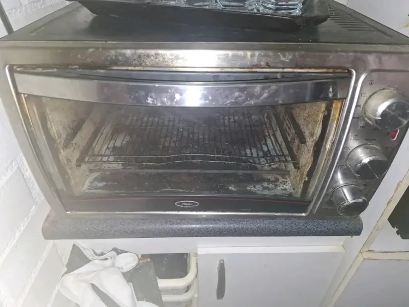 Horno eléctrico usado color gris - 2