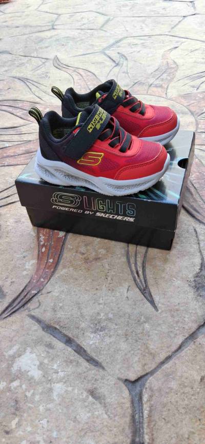 Zapatillas Skechers rojas con luces - miniatura 1