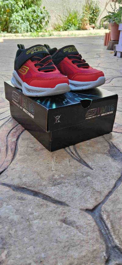 Zapatillas Skechers rojas con luces - miniatura 2