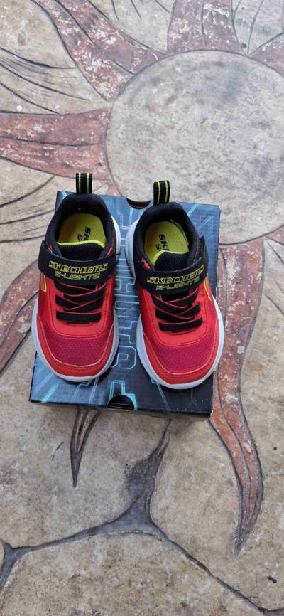 Zapatillas Skechers rojas con luces - miniatura 3
