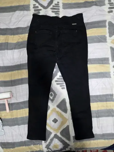 Pantalones negros ajustados - miniatura 2