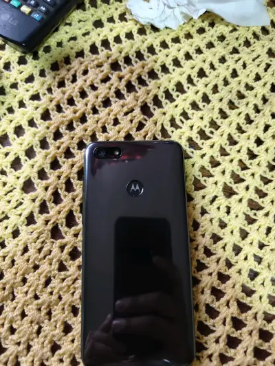 Celular Motorola azul - miniatura 3