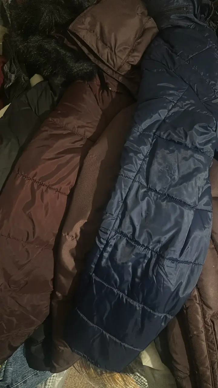 Parka negra acolchada