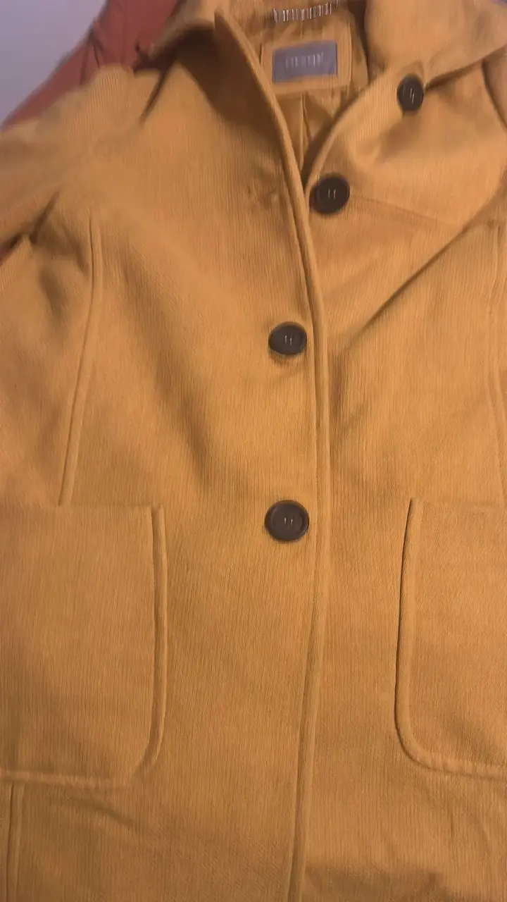 Abrigo amarillo mujer