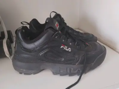 Zapatillas FILA negras - miniatura 2