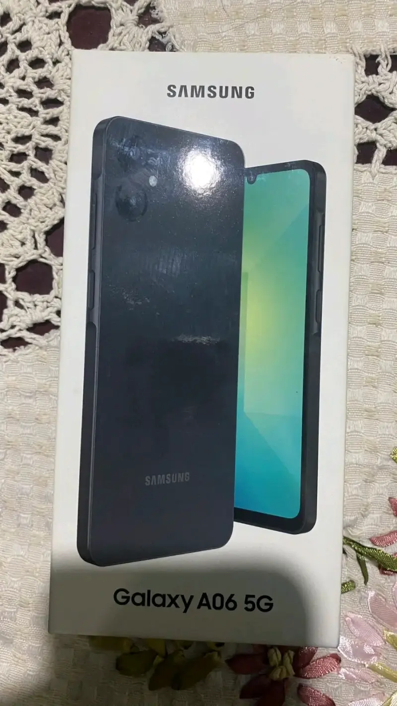 Samsung Galaxy A06 5G en caja - 3