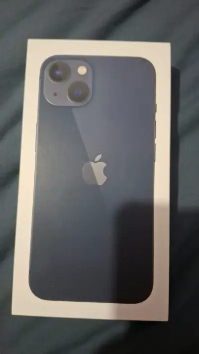 caja original de iPhone 13 + cargador originali - miniatura 1