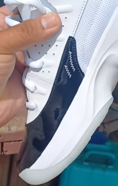 Zapatillas deportivas blancas y negras - miniatura 4