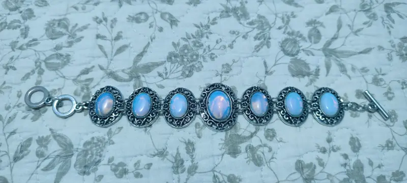 Pulsera de plata con ópalos
