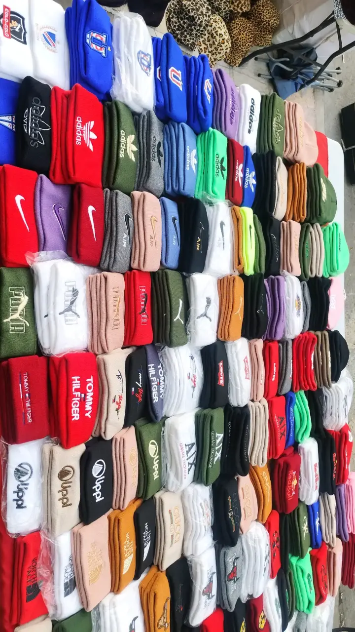 gorros de lana estampados 3D