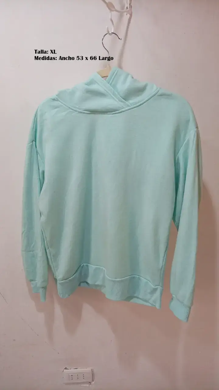 Polerón menta claro con capucha
