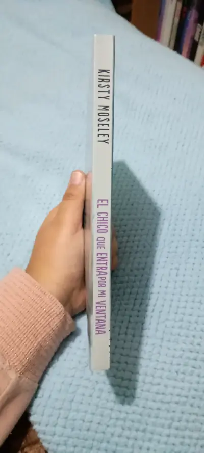 Libro El chico que entra por mi ventana - miniatura 3