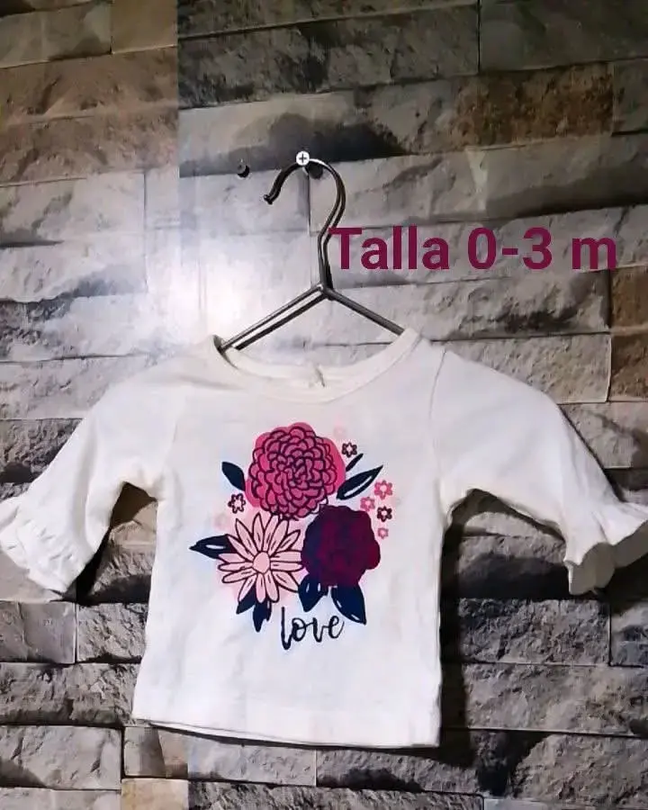 Polera bebé con estampado floral