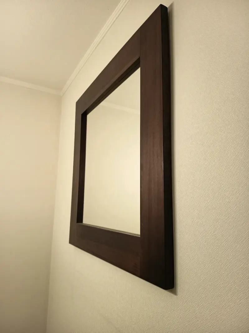 Espejo de pared con marco de madera - 2