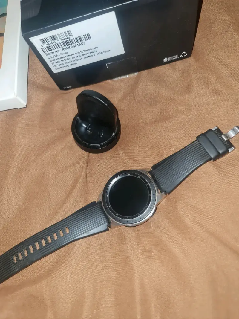 Smartwatch con cargador - 3