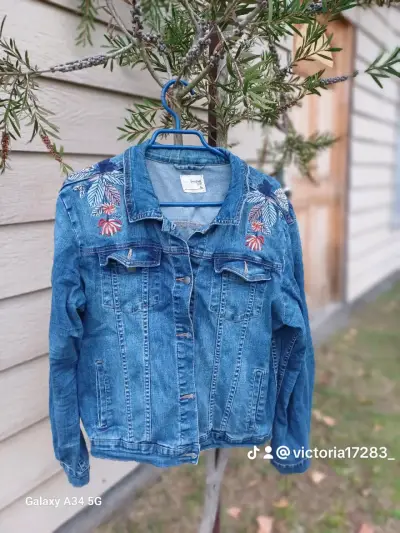 Chaqueta de jeans bordada - miniatura 1