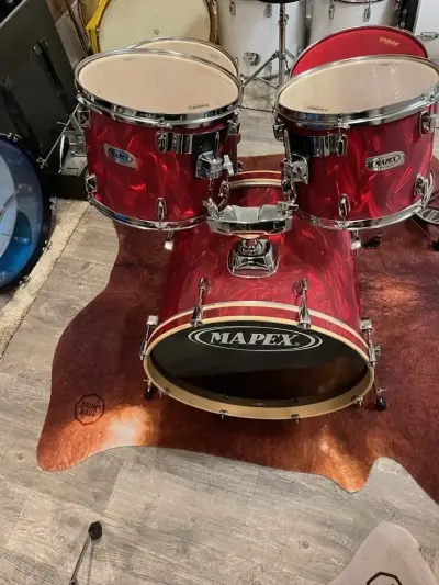Batería acústica Mapex roja - miniatura 1