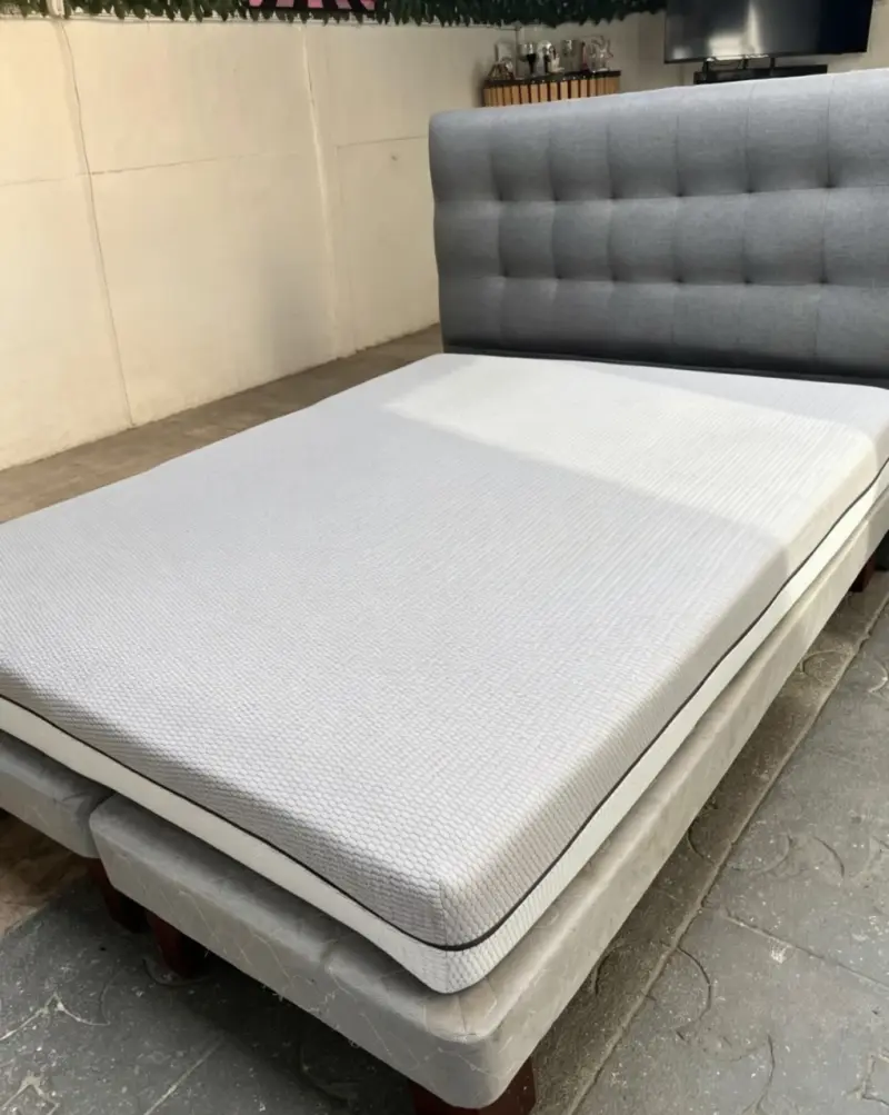 Cama de dos plazas con colchón - 1