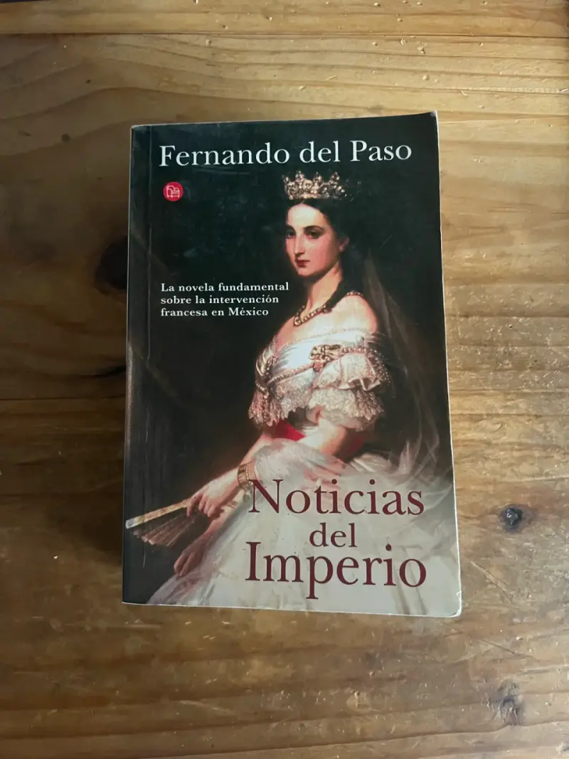 Libro 'Noticias del Imperio' - 1