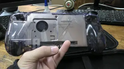 Consola portátil anbernic rg557 - miniatura 2