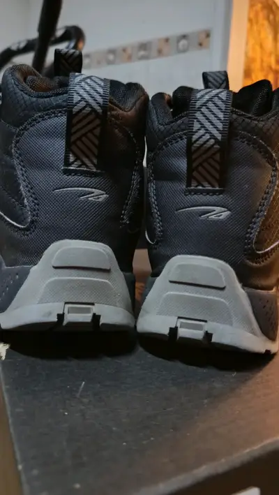 Zapatillas negras deportivas - miniatura 3